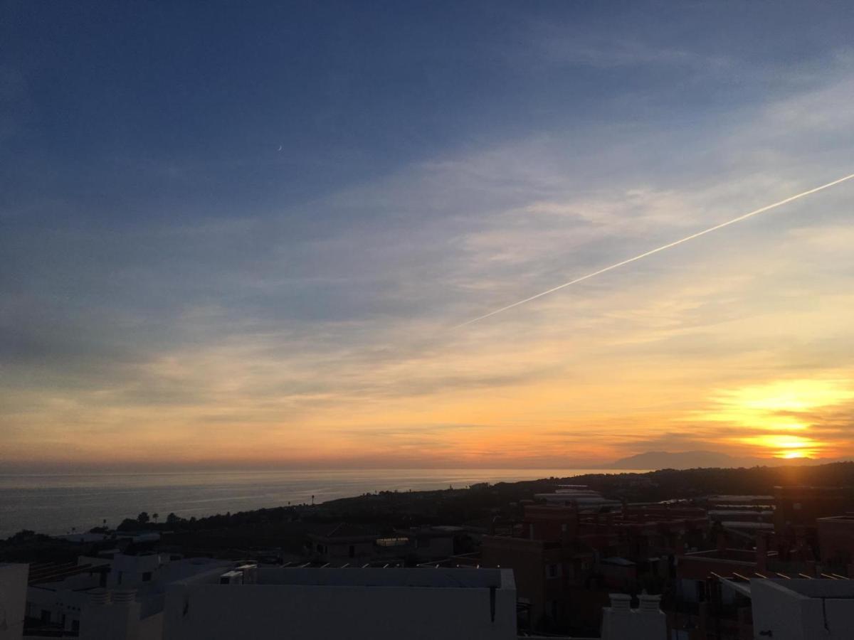 B&B Casa Louisa, Torre Del Mar- Valleniza 贝莱斯 外观 照片