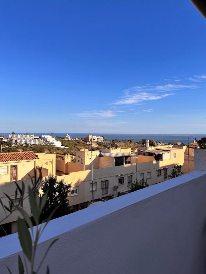 B&B Casa Louisa, Torre Del Mar- Valleniza 贝莱斯 外观 照片