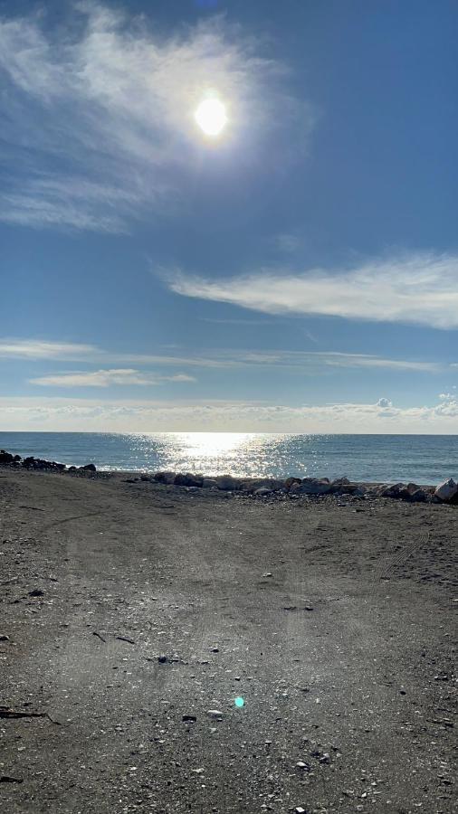 B&B Casa Louisa, Torre Del Mar- Valleniza 贝莱斯 外观 照片