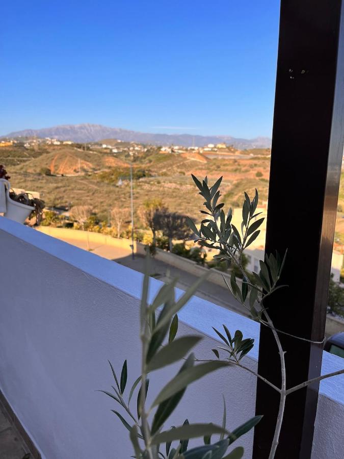 B&B Casa Louisa, Torre Del Mar- Valleniza 贝莱斯 外观 照片